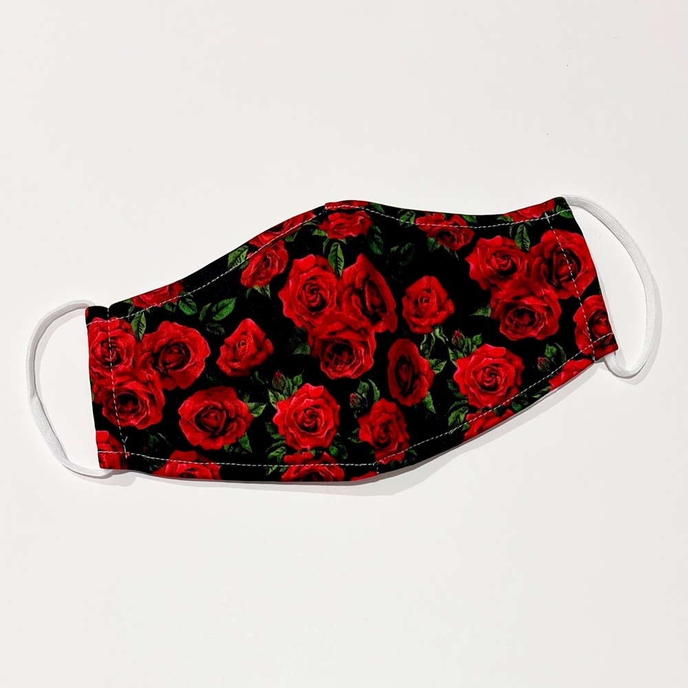Red Roses Face Mask